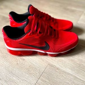 10US Red Nike Vapormax! Hardly worn!